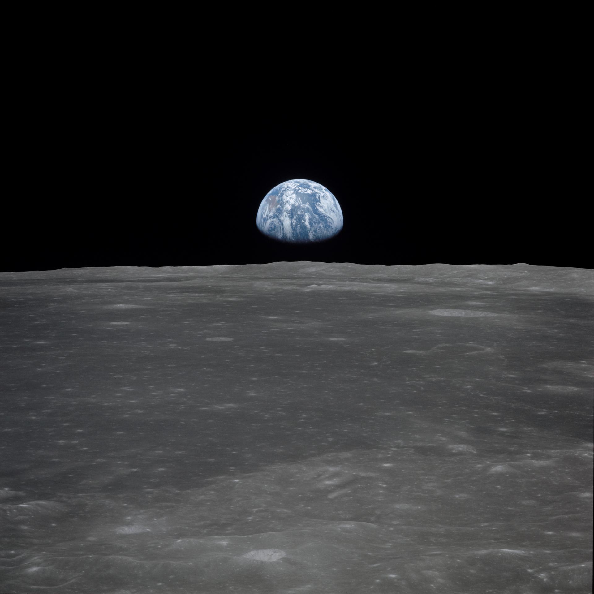 moon landing no stars photo explained by camera exposure on bright lunar surface